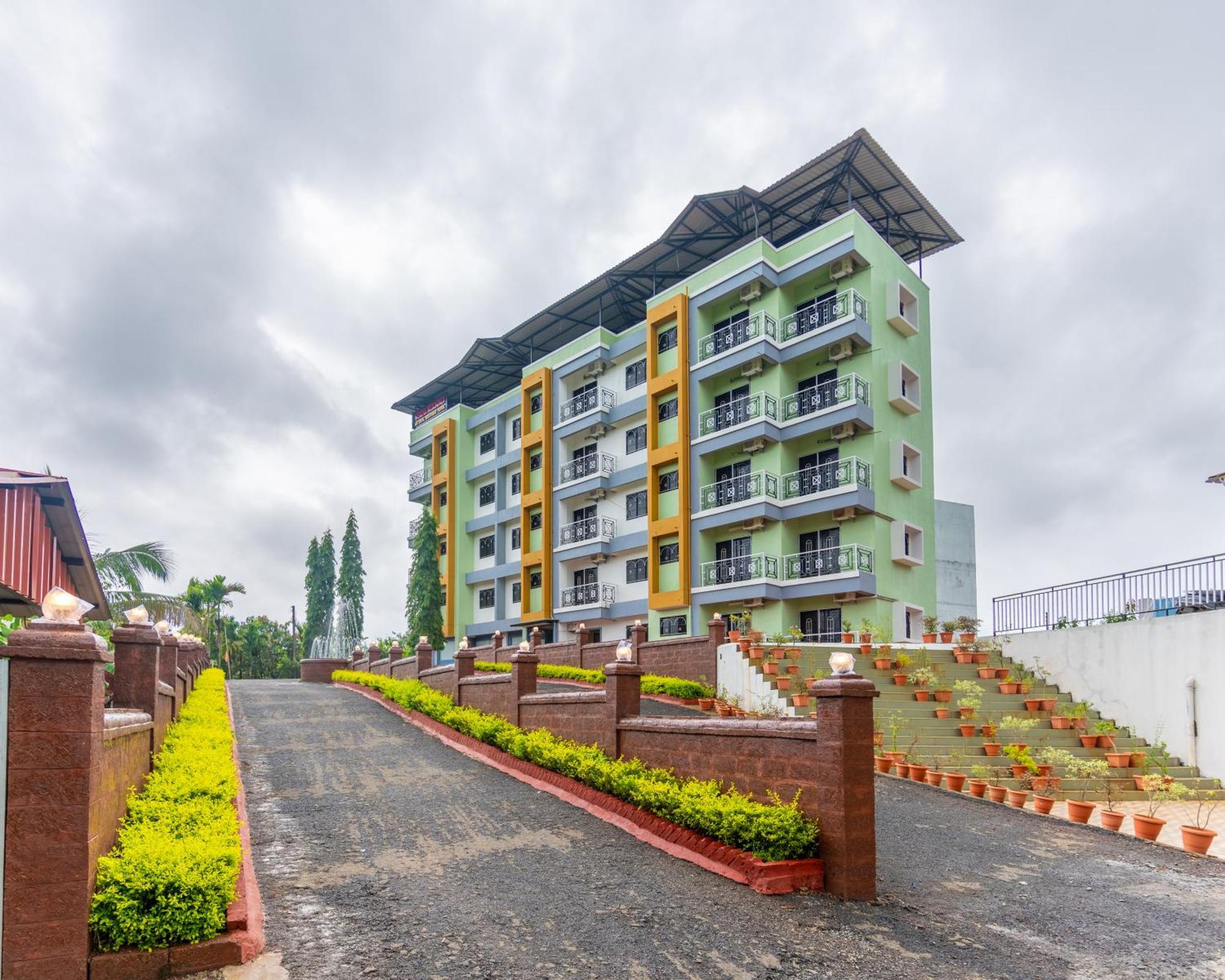 Treebo Green Village Resort - Goa Maneri  Exteriér fotografie